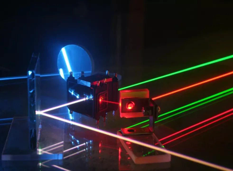 Ultra Hızlı Lazerin Gücü ve Enerjisi Sürekli Gelişiyor-LAZER Dünyası FOTONİK ÇİN